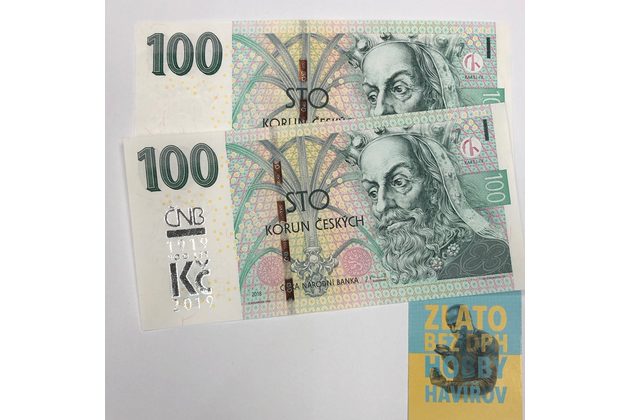 Varianta dvou kusů 100 Kč bankovek vzor 2018 bez přítisku 1x a 1x s pamětním přítiskem k sto letům měny (ČNB 2018-2019) 2S03
